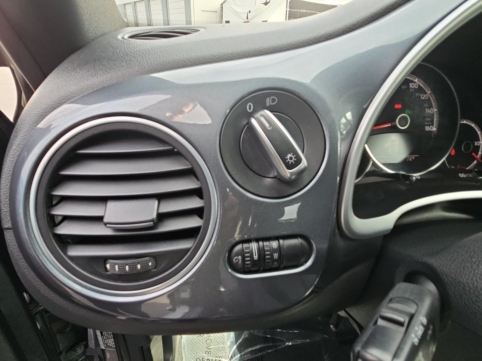 Used 2018 Volkswagen Beetle 2.0T S FWD image 23