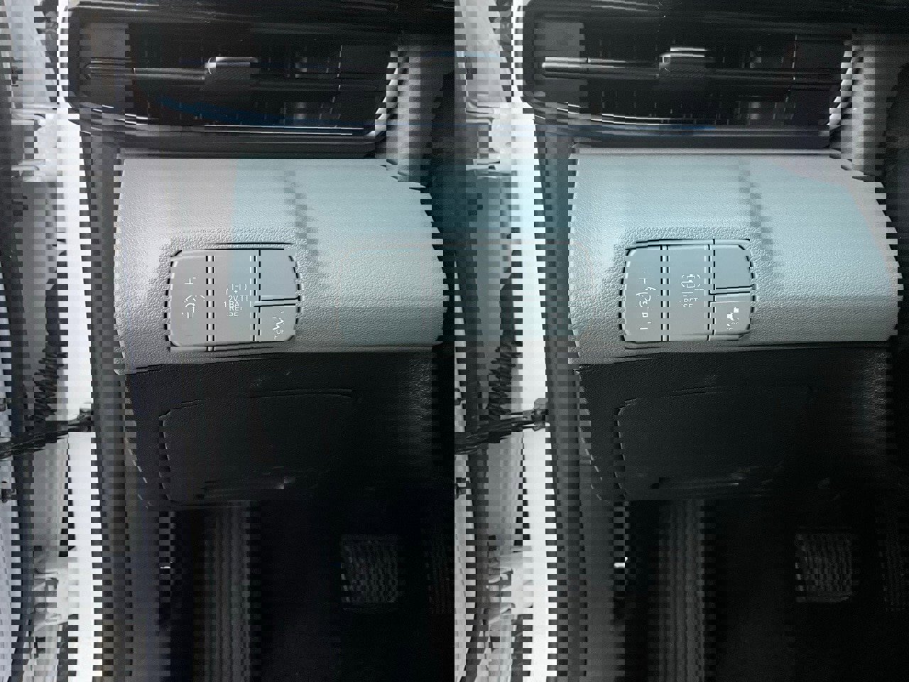 Used 2025 Hyundai Elantra Limited image 22