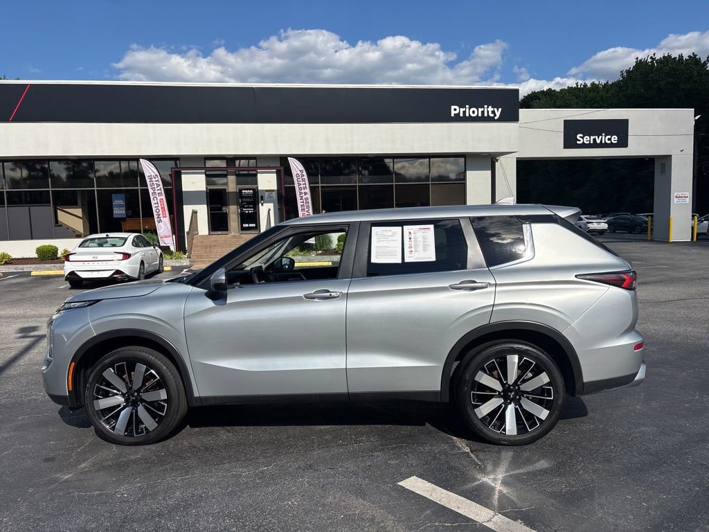 Used 2025 Mitsubishi Outlander SE AWD/4WD image 6