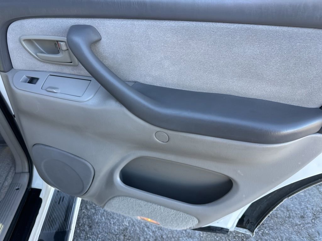 Used 2005 Toyota Sequoia SR5 image 16