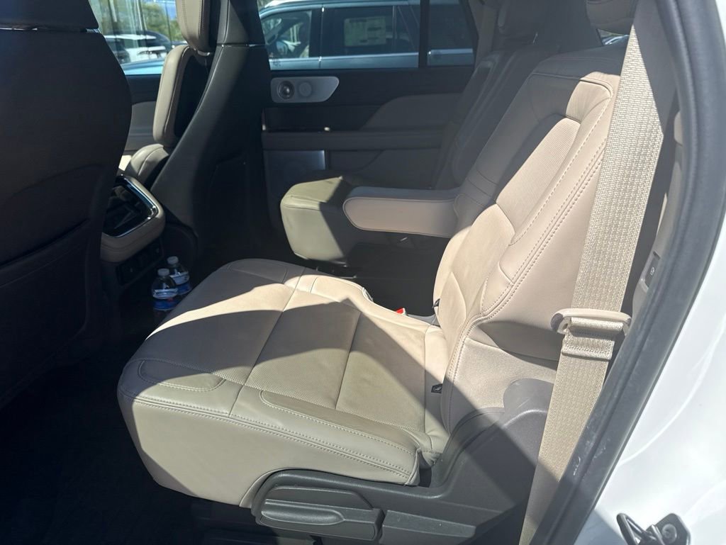 Used 2023 Lincoln Navigator L Reserve AWD/4WD image 8