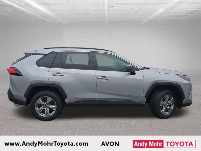 Used 2022 Toyota RAV4 LE AWD/4WD image 8