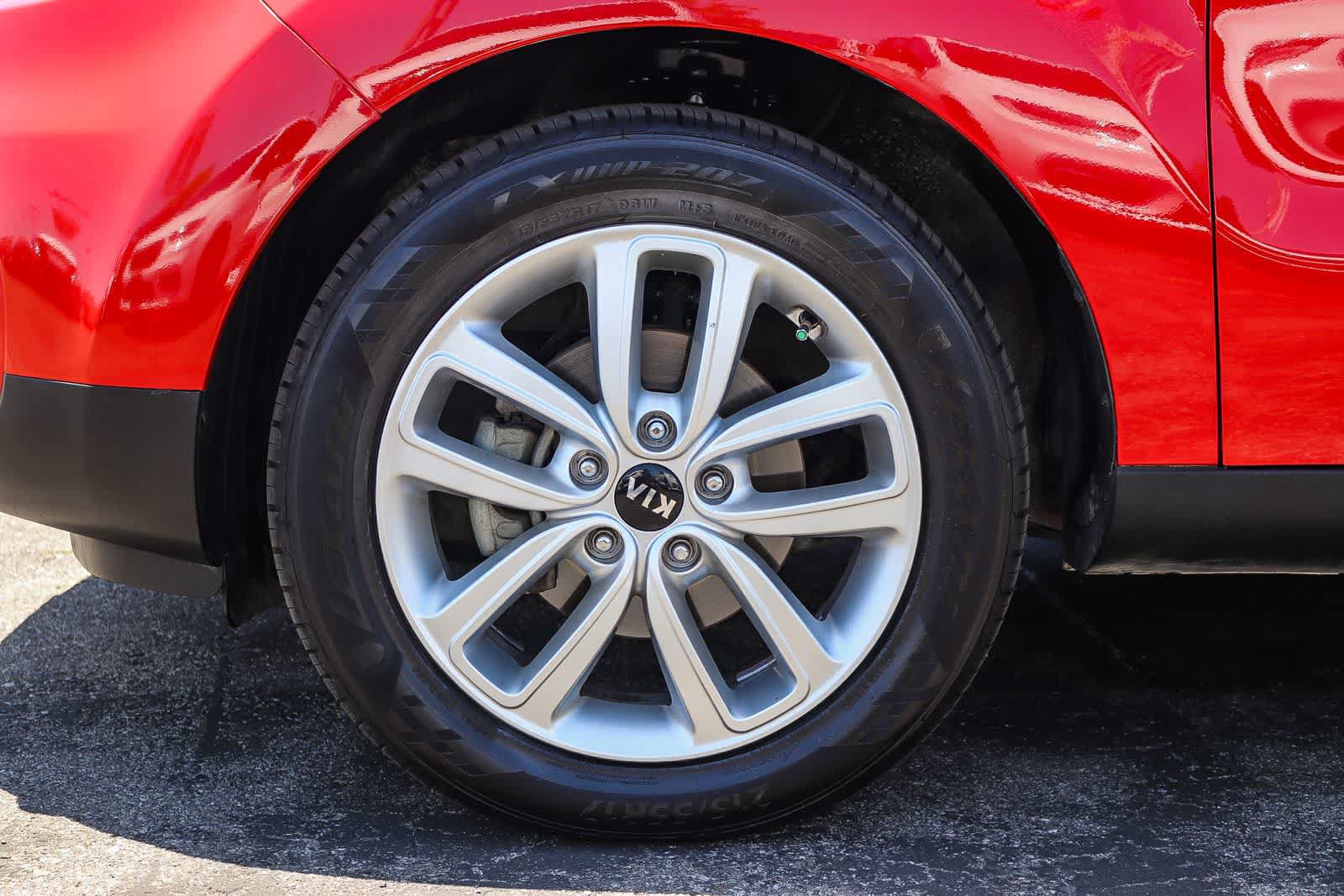 Used 2018 Kia Soul + FWD image 9