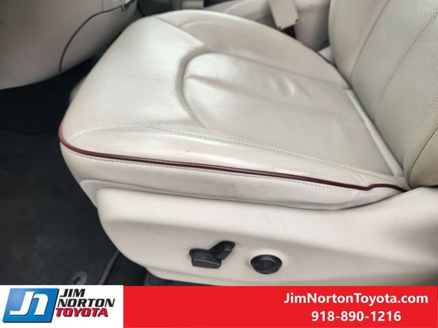 Used 2019 Chrysler Pacifica Limited w/ Tire & Wheel Group image 26