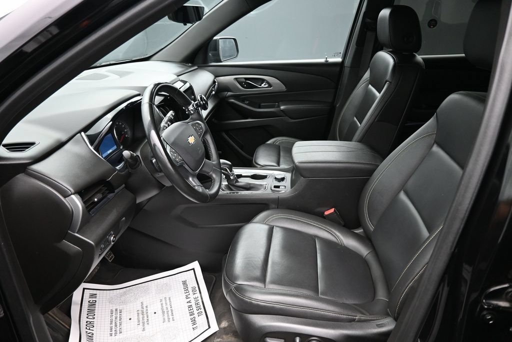 Used 2023 Chevrolet Traverse LT w/ LT Premium Package AWD/4WD image 11