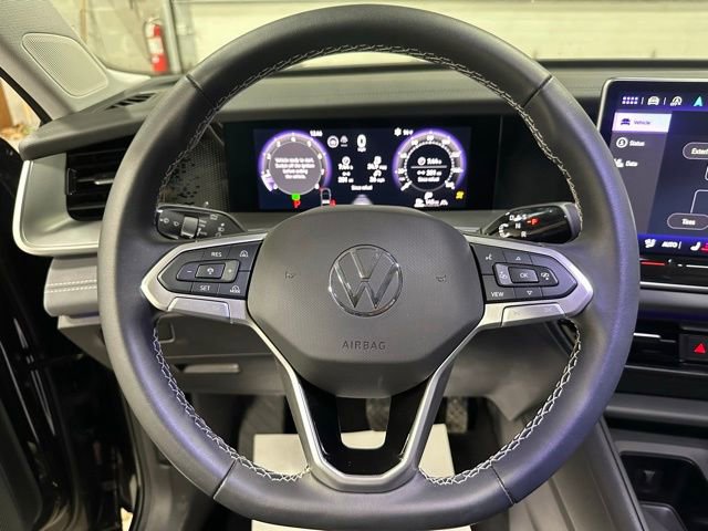 Certified 2025 Volkswagen Tiguan SE image 18