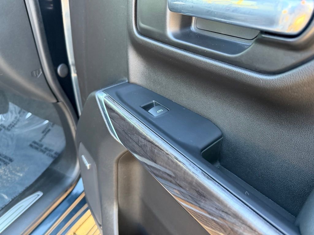 Used 2020 Chevrolet Silverado 1500 LTZ w/ LTZ Plus Package image 26