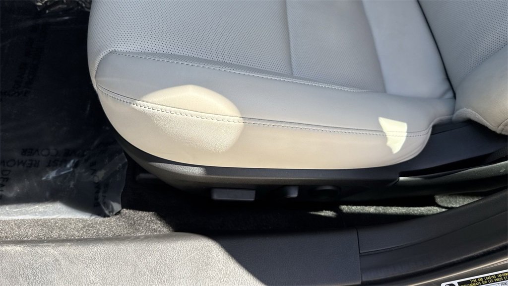 Used 2024 MAZDA MAZDA3 2.5 Turbo Sedan w/Premium Plus image 41