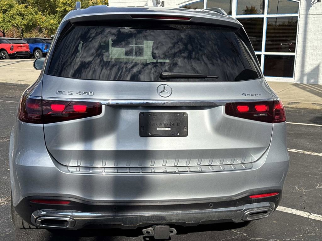 Used 2025 Mercedes-Benz GLS 450 4MATIC image 5
