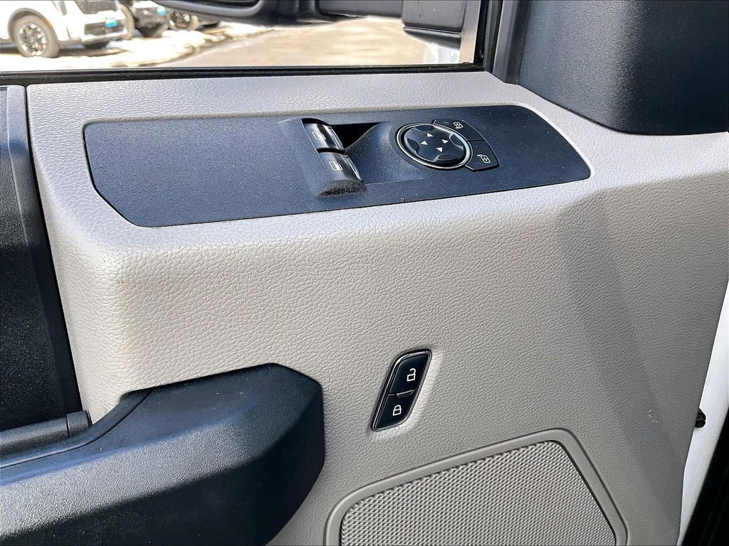 Used 2019 Ford F550 4x4 Regular Cab Super Duty image 27