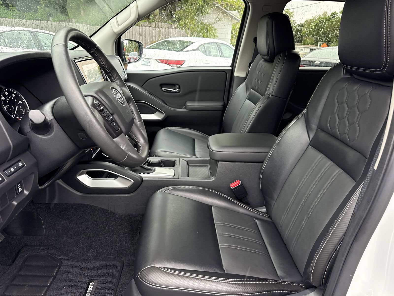 Used 2024 Nissan Frontier SL w/ Technology Package image 9