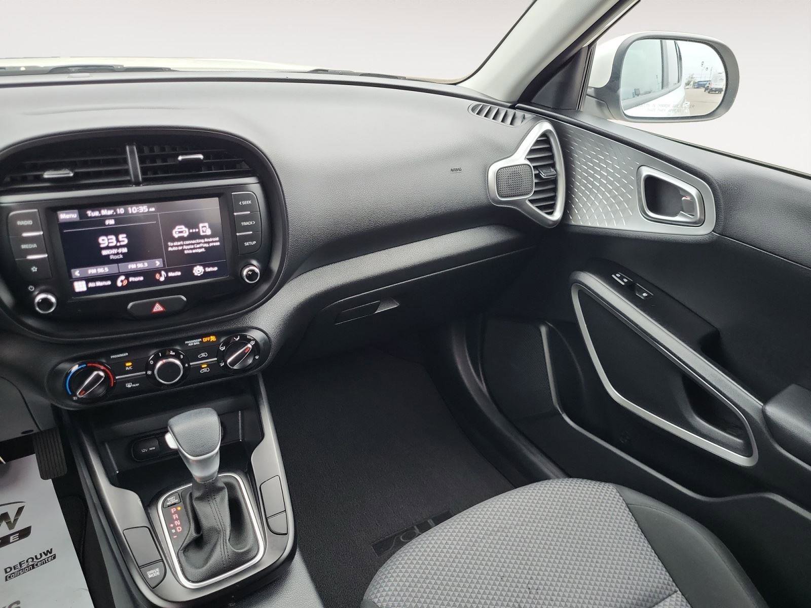 Used 2022 Kia Soul LX w/ Technology Package image 12