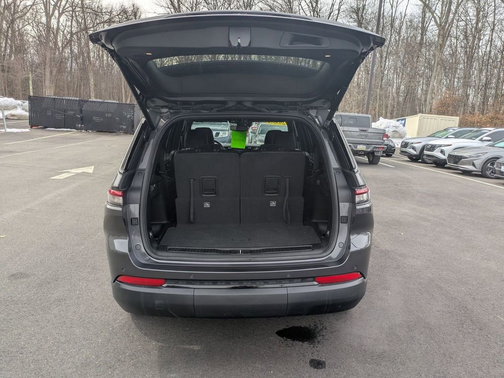 Used 2023 Jeep Grand Cherokee L Laredo image 23