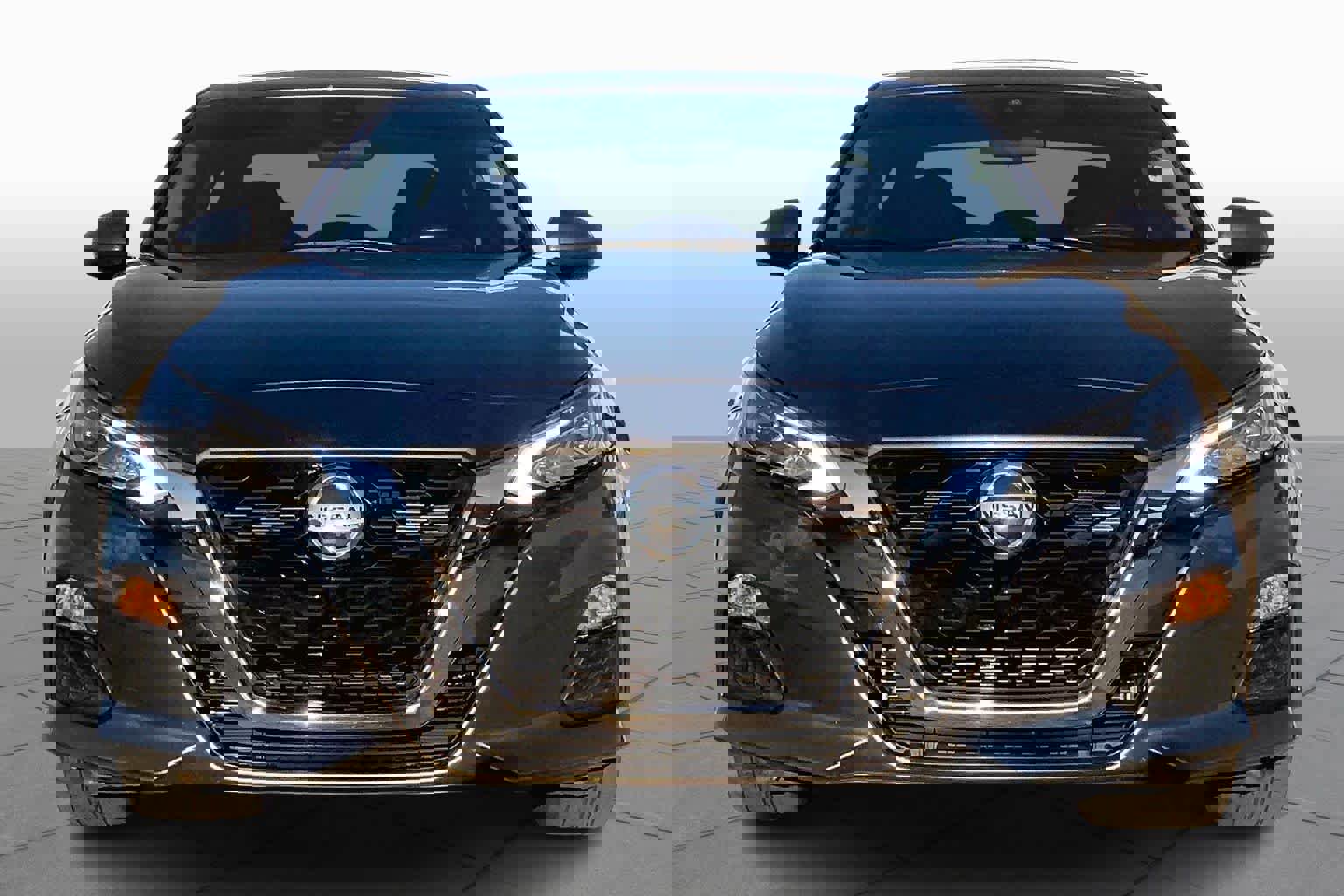 Used 2022 Nissan Altima 2.5 SV w/ SV Premium Package image 4