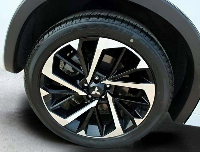 Used 2024 Mitsubishi Outlander SEL image 32