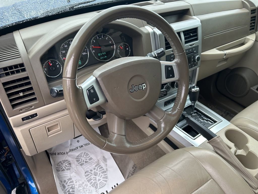 Used 2010 Jeep Liberty Limited w/ Comfort/Convenience Group AWD/4WD image 23