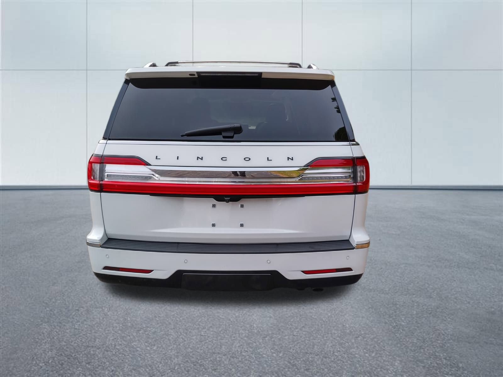 Used 2021 Lincoln Navigator Black Label w/ Cargo Convenience Package image 4