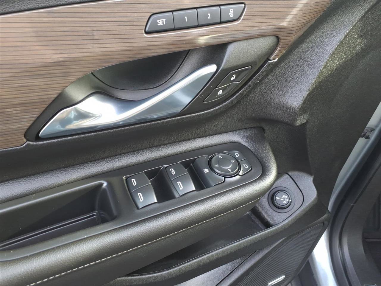 Used 2023 GMC Terrain Denali w/ Denali Premium Package image 13