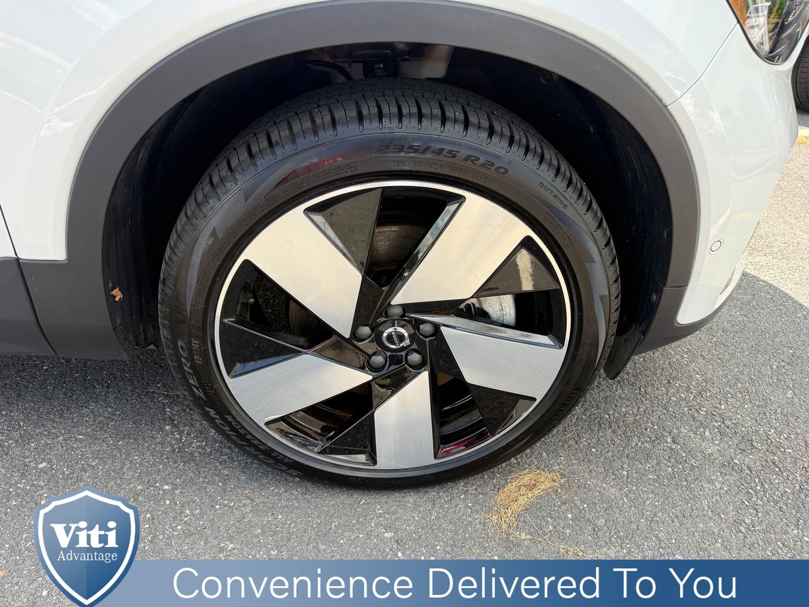 Used 2023 Volvo XC40 Recharge Ultimate w/ Protection Package Premier AWD/4WD image 15