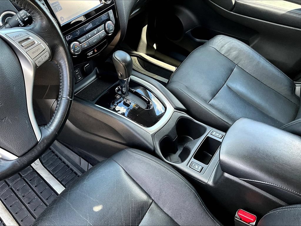 Used 2016 Nissan Rogue SL AWD/4WD image 22