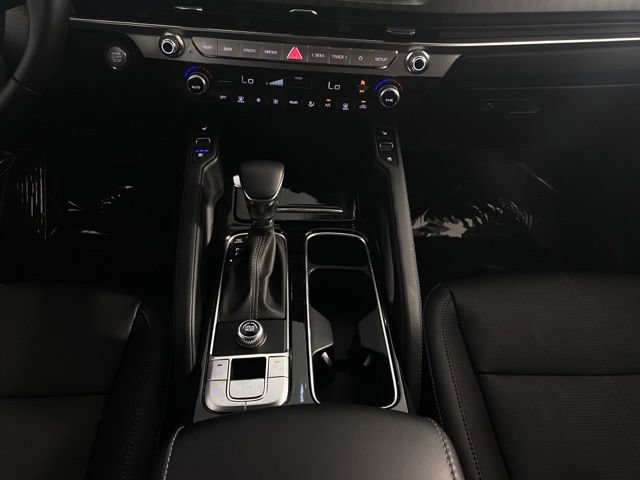 Used 2025 Kia Telluride EX w/ EX Captain's Chair Package FWD image 24
