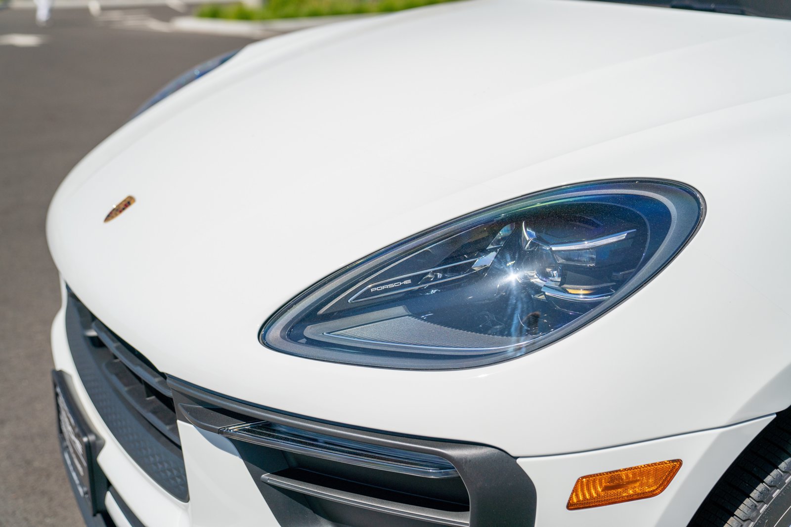 Certified 2026 Porsche Macan AWD/4WD image 30