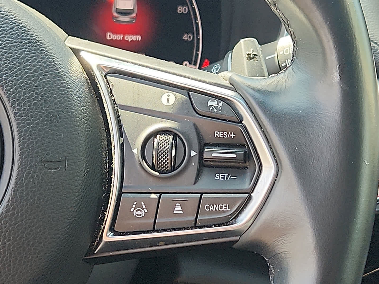 Used 2023 Acura MDX SH-AWD image 23