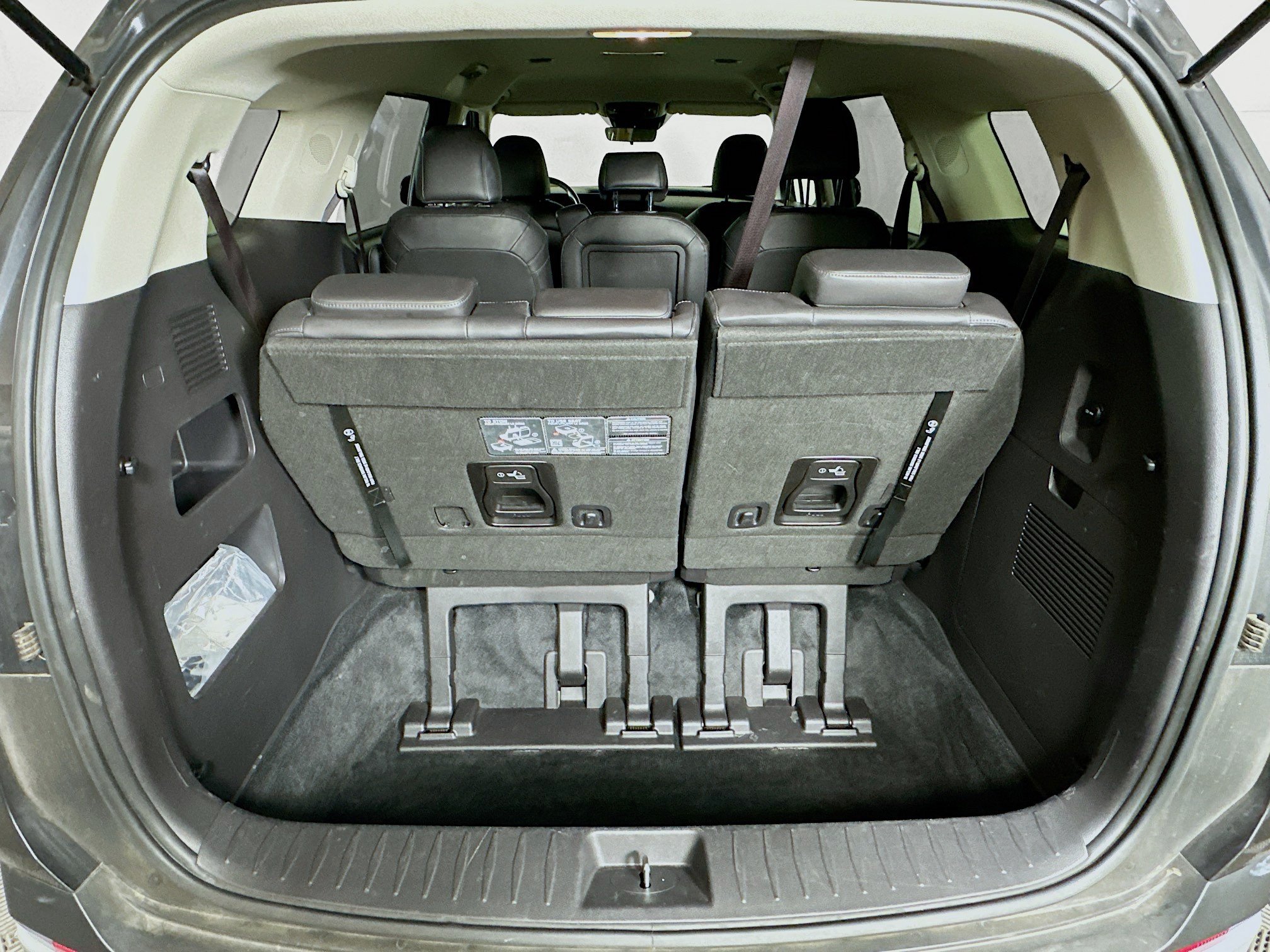 Used 2026 Kia Carnival FWD image 28