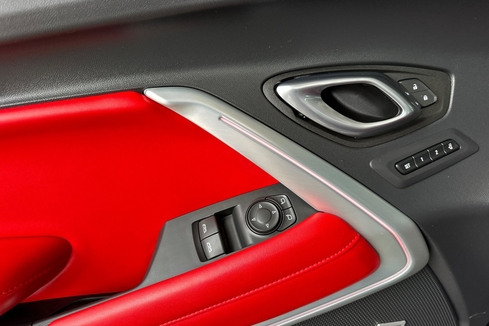 Used 2023 Chevrolet Camaro SS RWD image 11