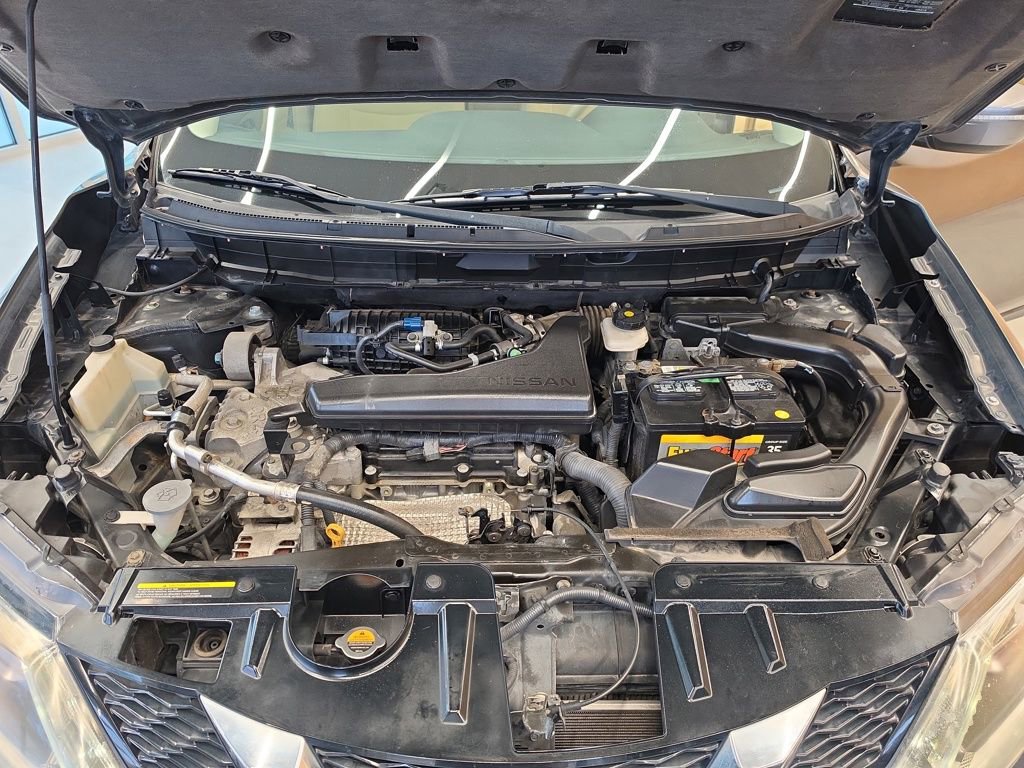 Used 2014 Nissan Rogue SV image 26