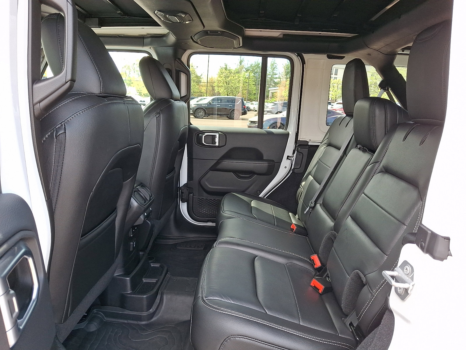 Used 2019 Jeep Wrangler Unlimited Sahara w/ Quick Order Package 24M Moab image 10
