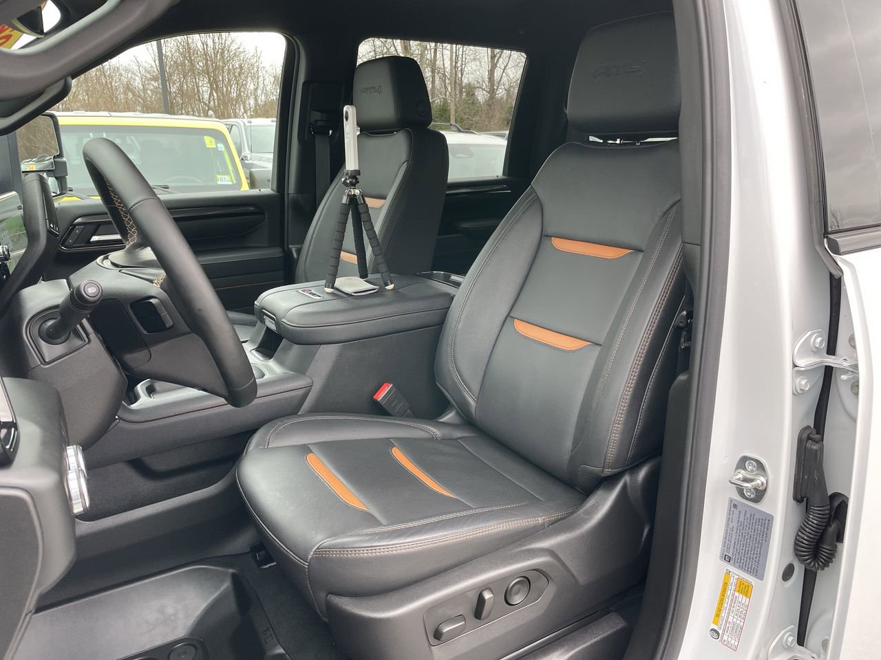 Used 2025 GMC Sierra 2500 AT4 AWD/4WD image 27