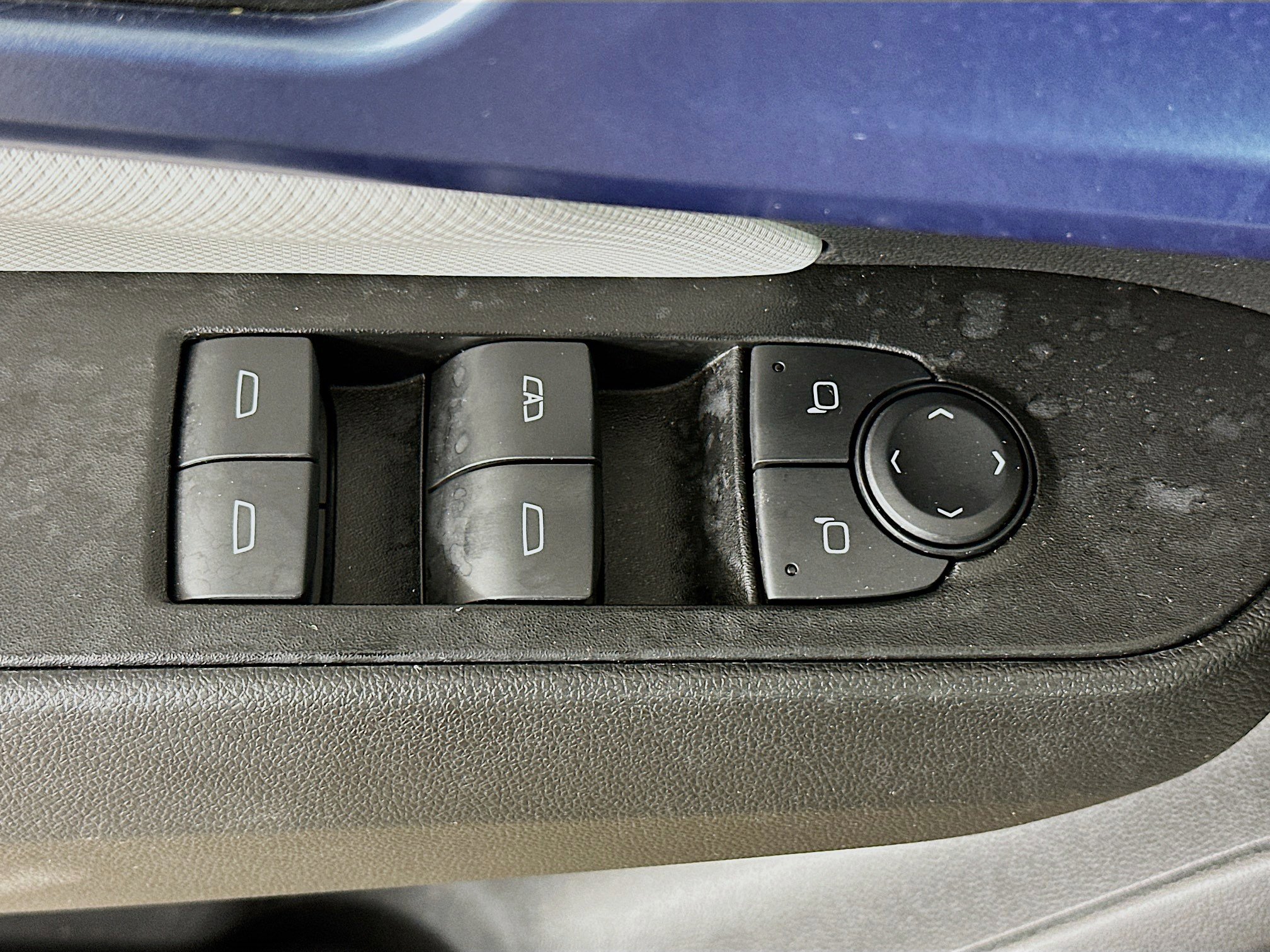 Used 2025 Chevrolet Equinox EV LT image 15