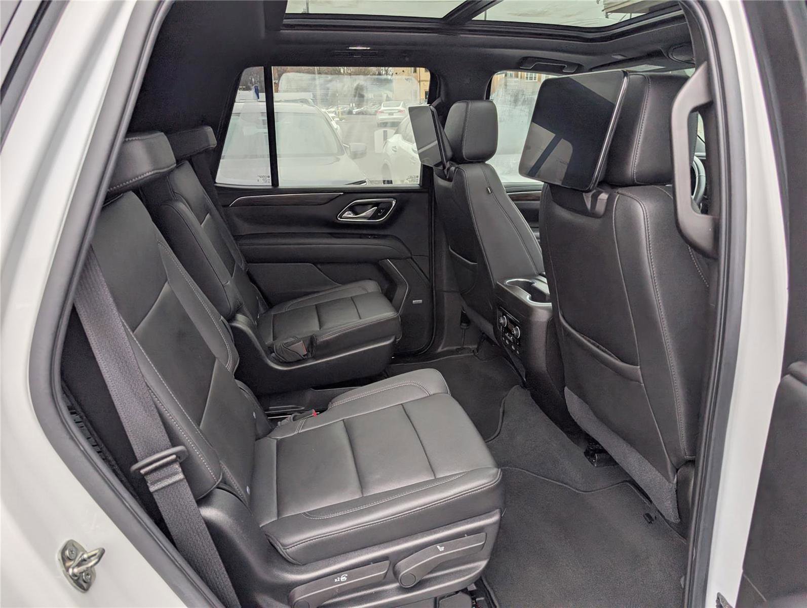 Used 2021 Chevrolet Tahoe Z71 w/ Luxury Package image 12