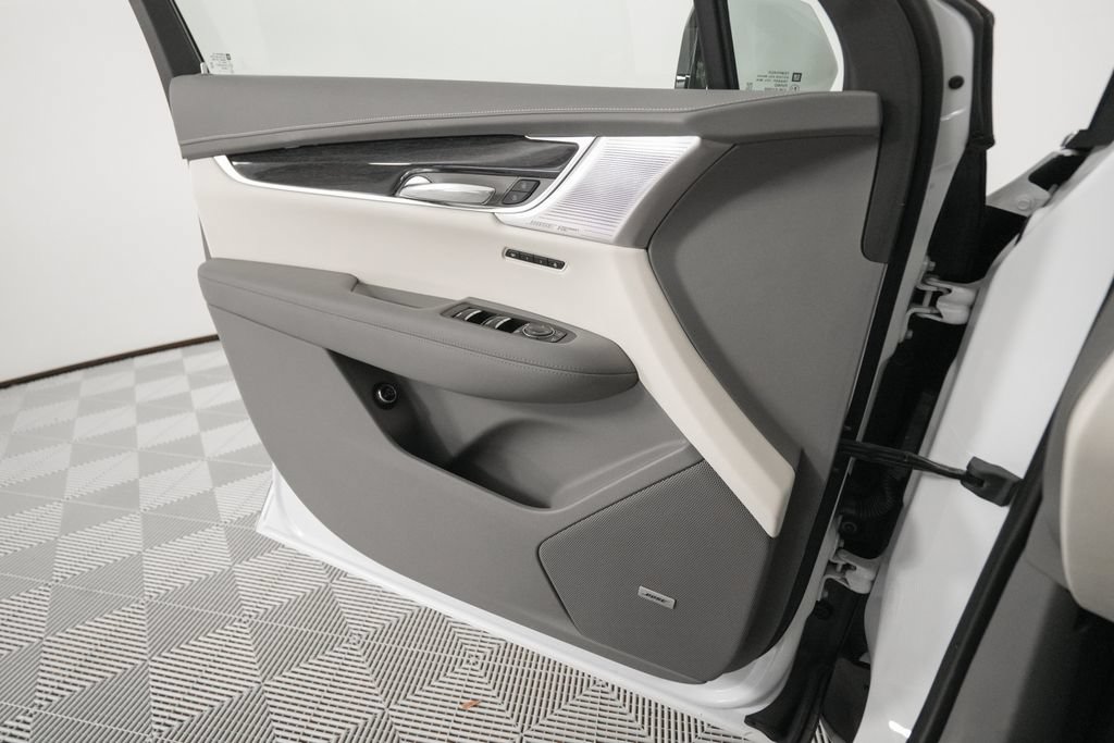 Used 2023 Cadillac XT6 Premium Luxury FWD image 12
