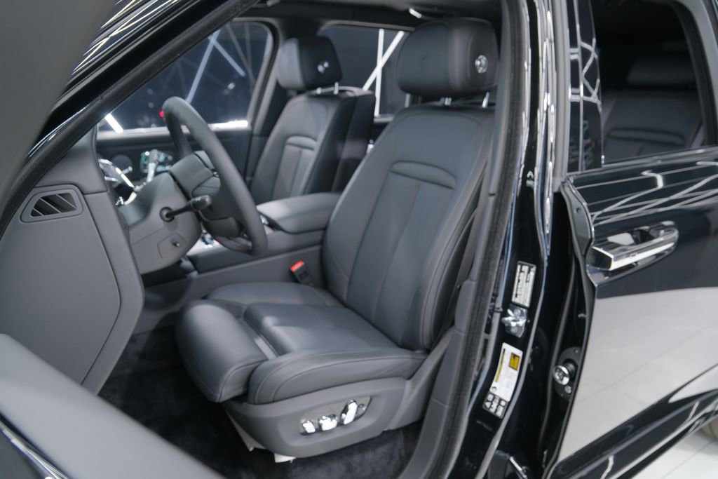 Used 2026 Rolls-Royce Cullinan image 23