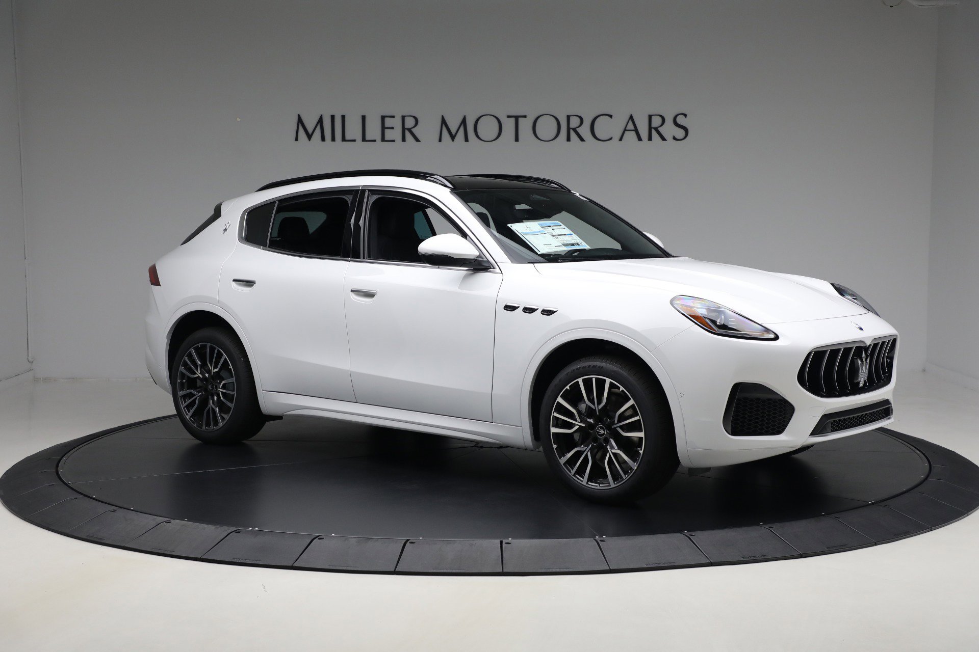 New 2025 Maserati Grecale GT image 10