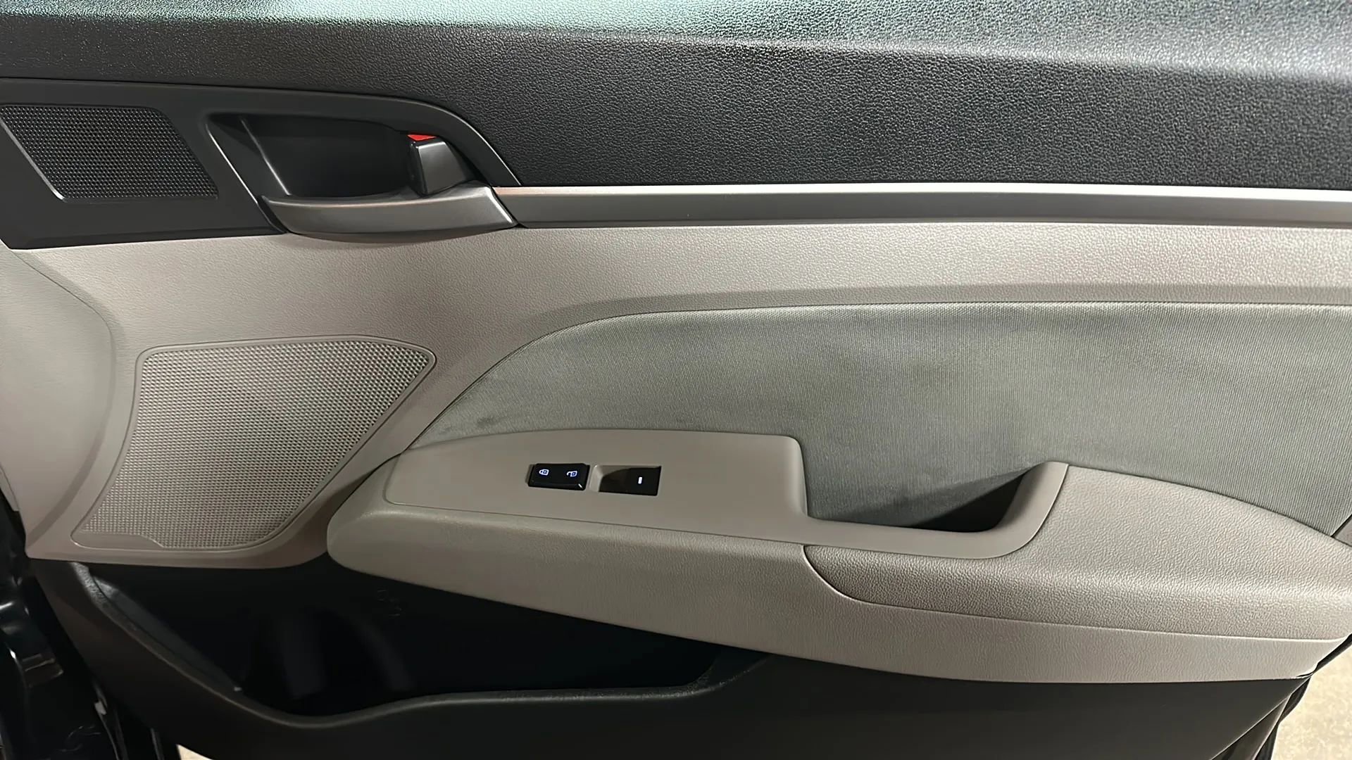 Used 2017 Hyundai Elantra ECO w/ Cargo Package image 16