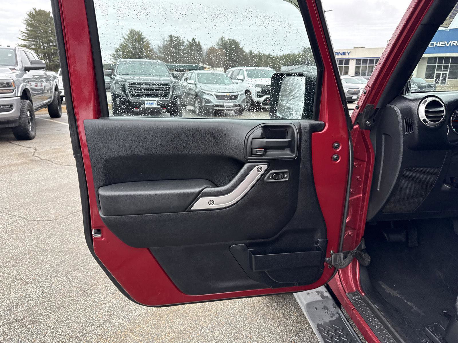 Used 2012 Jeep Wrangler Sahara w/ Dual Top Group image 10