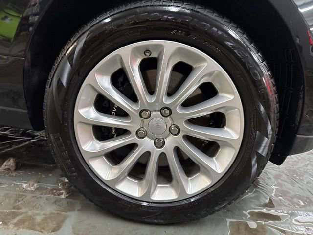 Used 2019 Land Rover Range Rover HSE image 30
