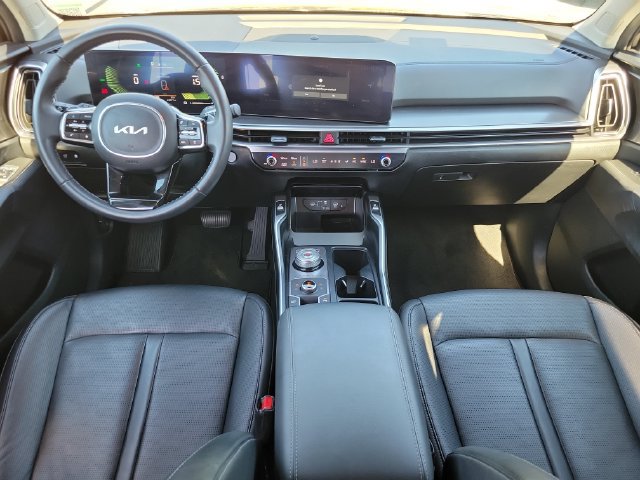 Used 2025 Kia Sorento EX AWD/4WD image 10