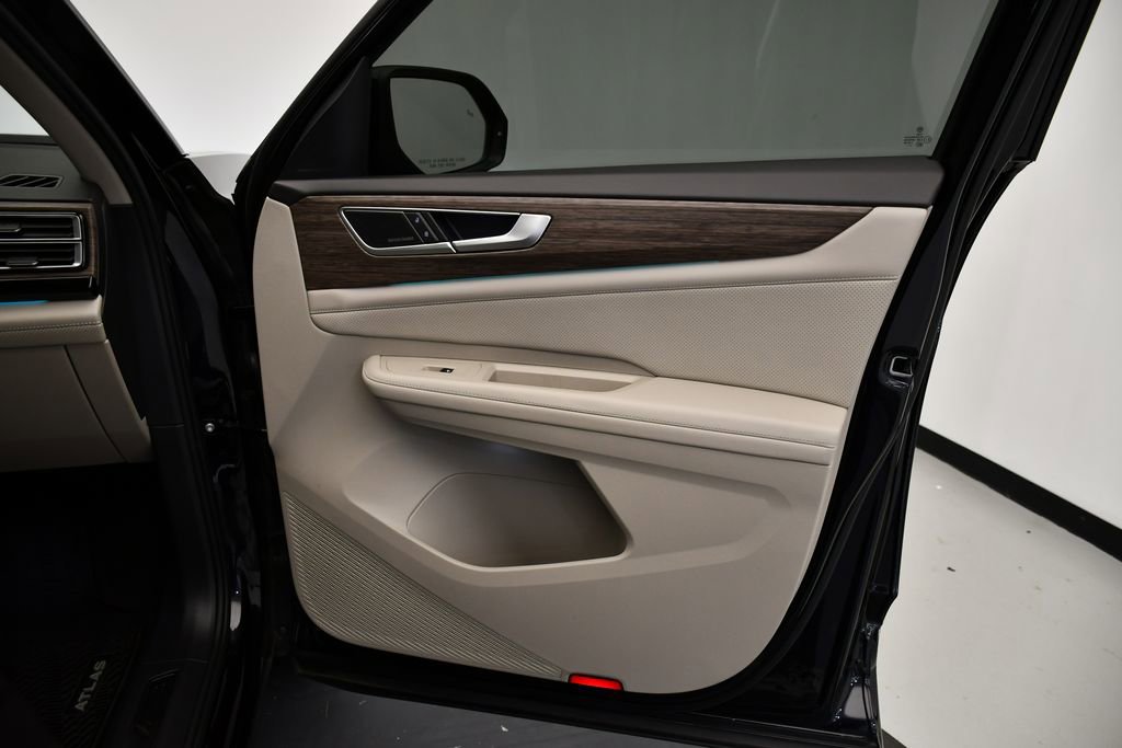 Used 2024 Volkswagen Atlas SEL Premium R-Line image 46