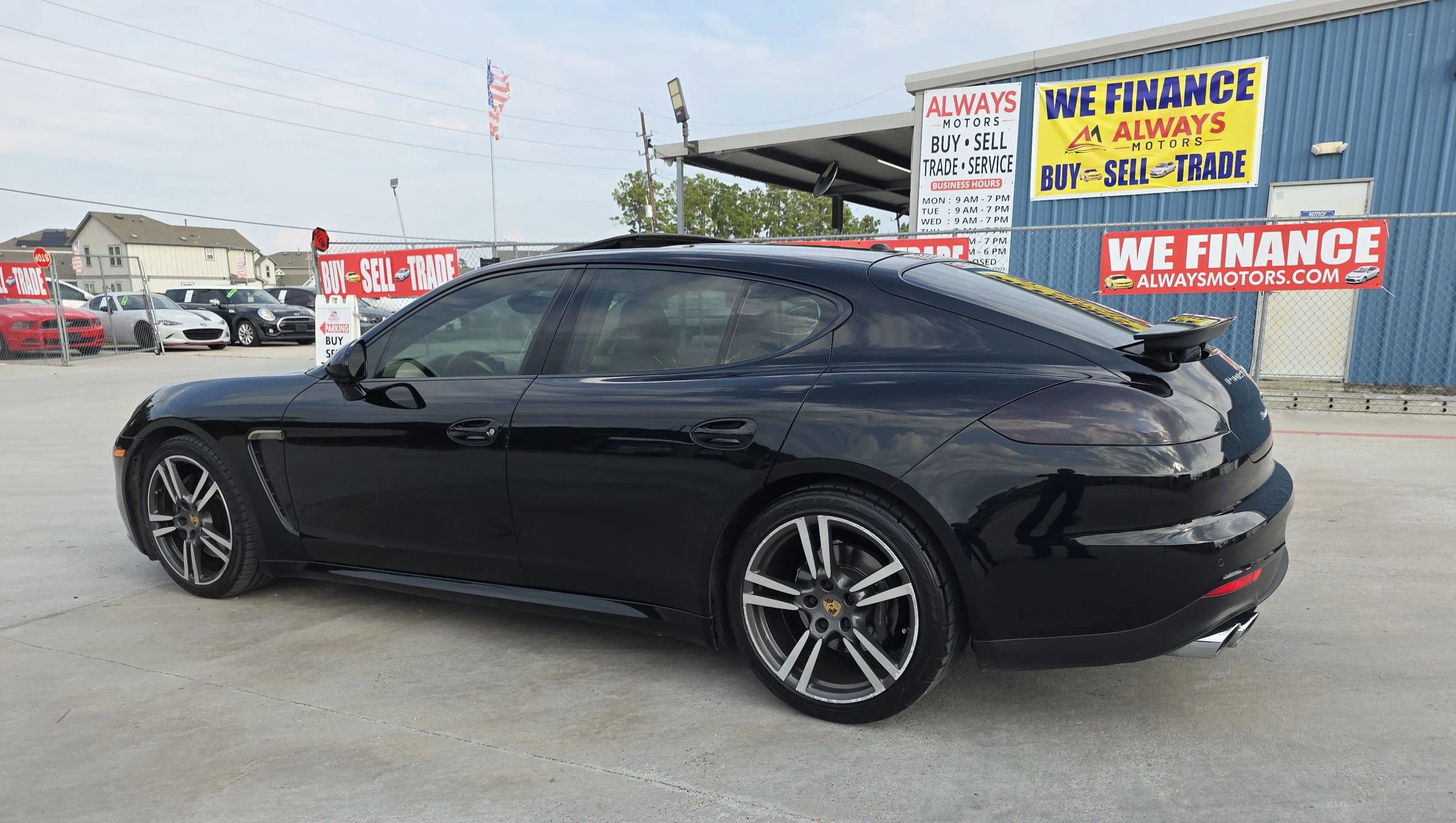 Used 2015 Porsche Panamera 4 image 11