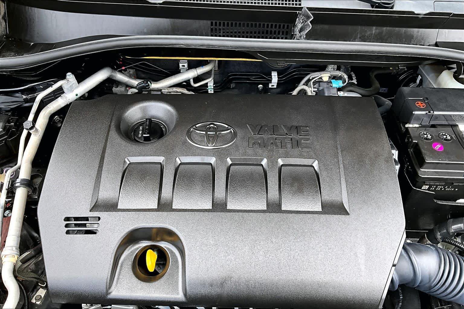 Used 2021 Toyota C-HR LE FWD image 30