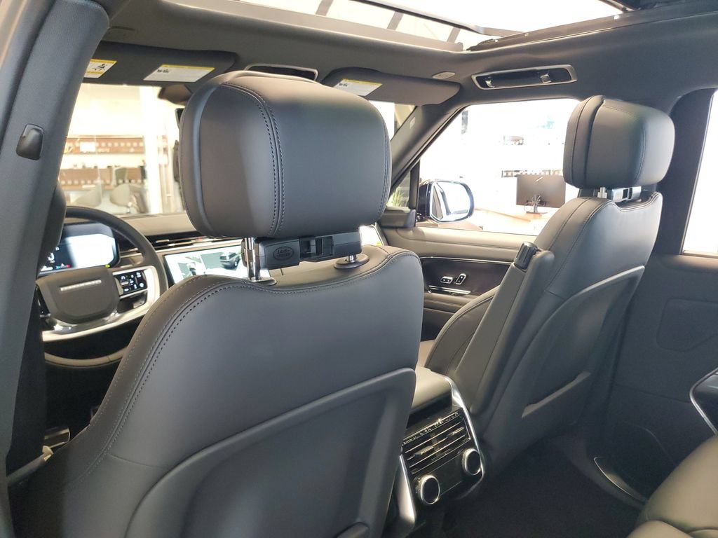 New 2026 Land Rover Range Rover Long Wheelbase SE AWD/4WD image 25