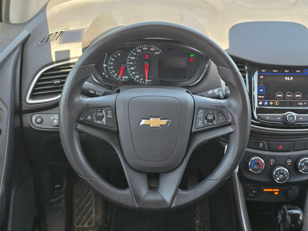 Used 2020 Chevrolet Trax LS w/ Tint and Cruise Package AWD/4WD image 6
