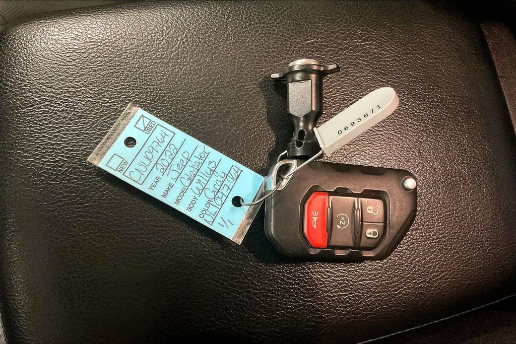 Used 2022 Jeep Gladiator Willys image 13