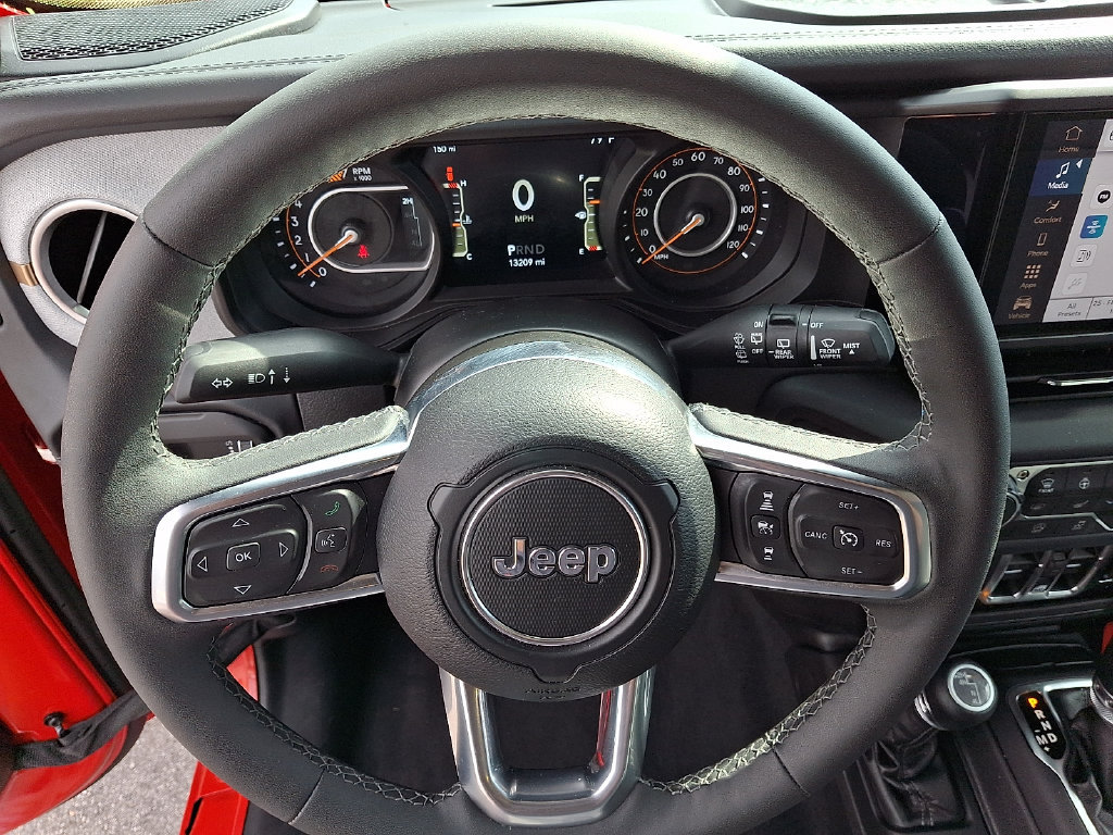 Certified 2026 Jeep Wrangler Unlimited Sahara AWD/4WD image 18