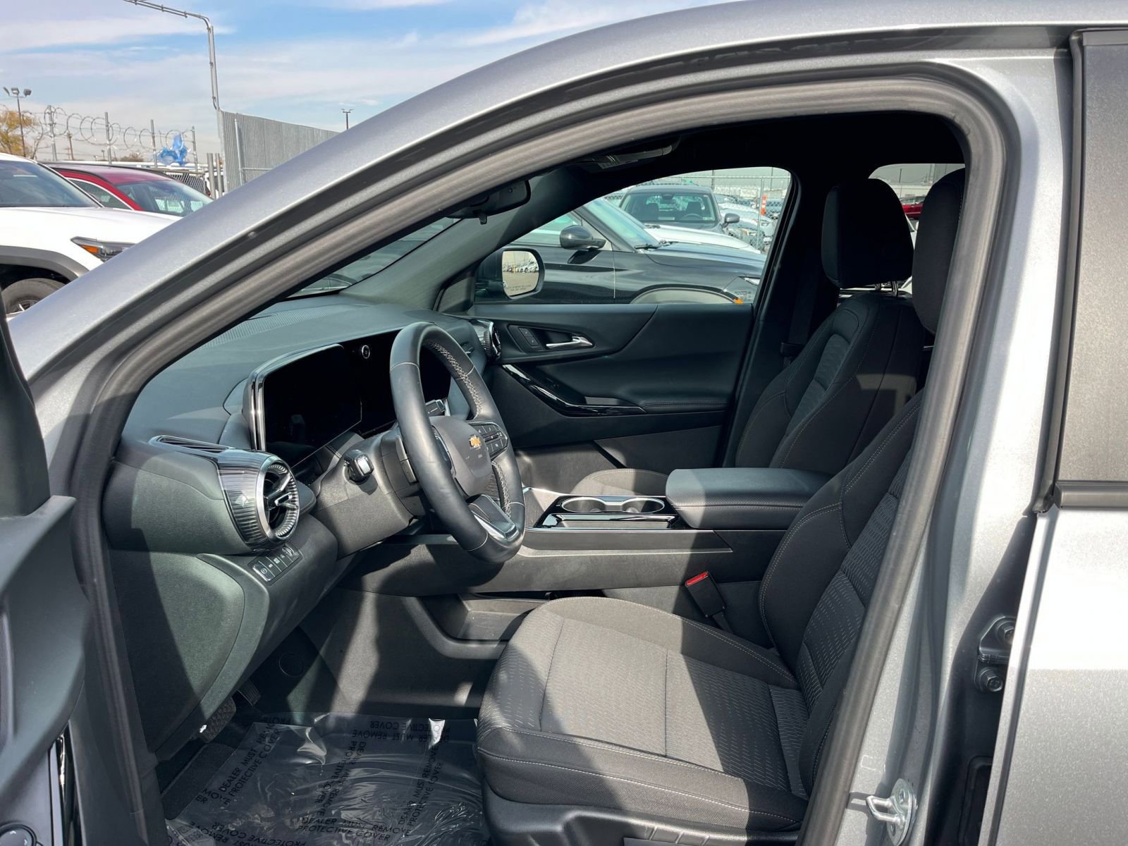 Used 2025 Chevrolet Equinox LT image 26