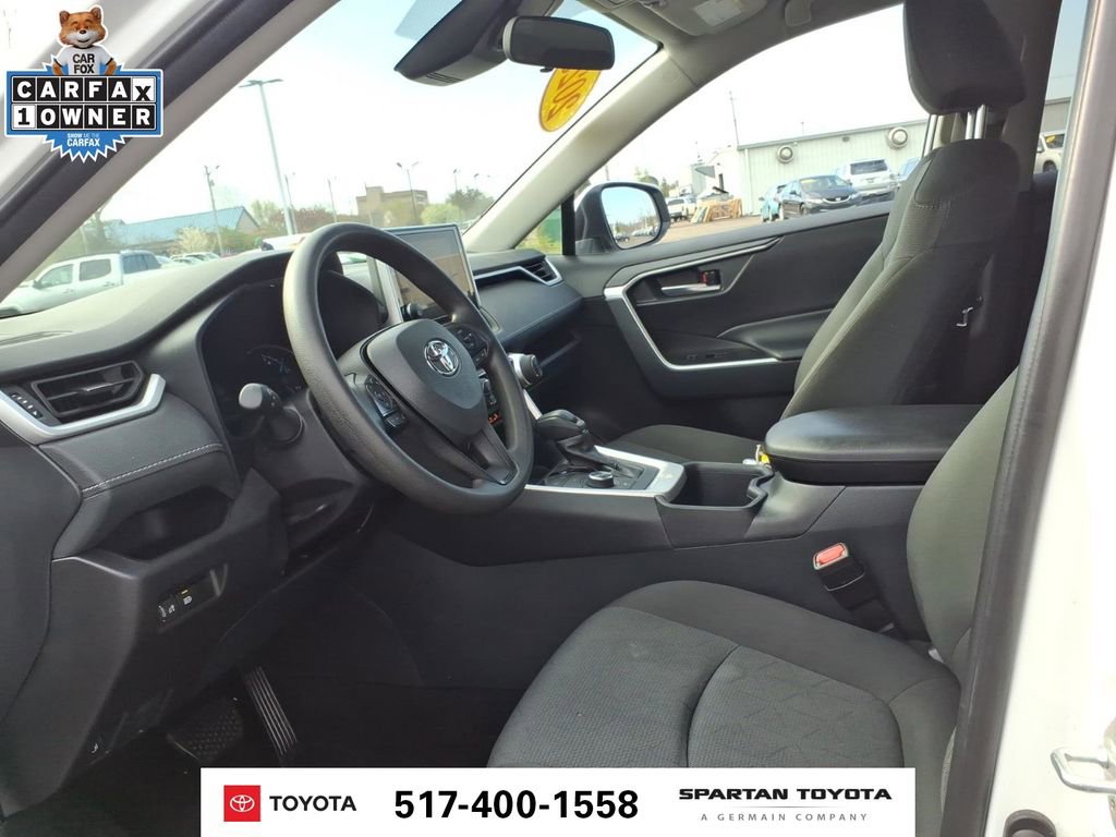 Used 2025 Toyota RAV4 XLE AWD/4WD image 14